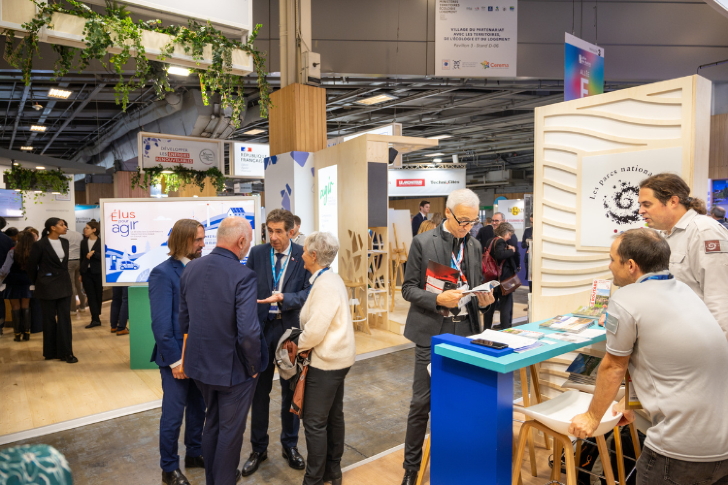 Stand des parcs nationaux  au Salon des maires et des collectivités locales 2024 © I. Martel